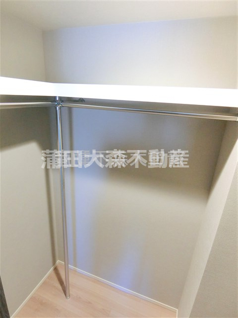 収納　洋室4.5帖の大型収納　ウォークインクローゼット