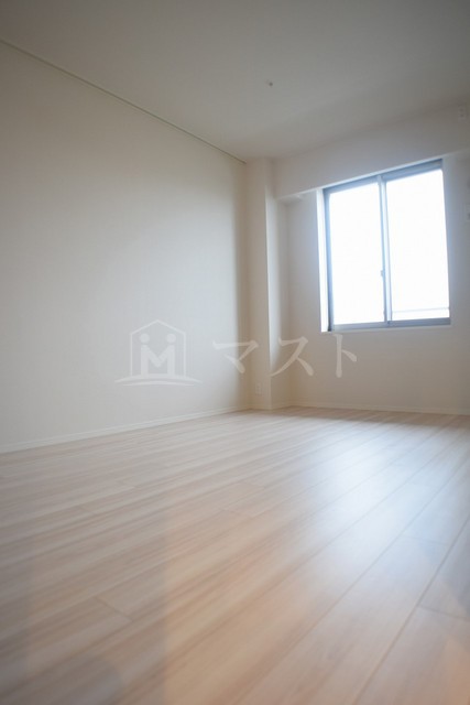 その他部屋・スペース　同マンションの別居室の室内写真になります。