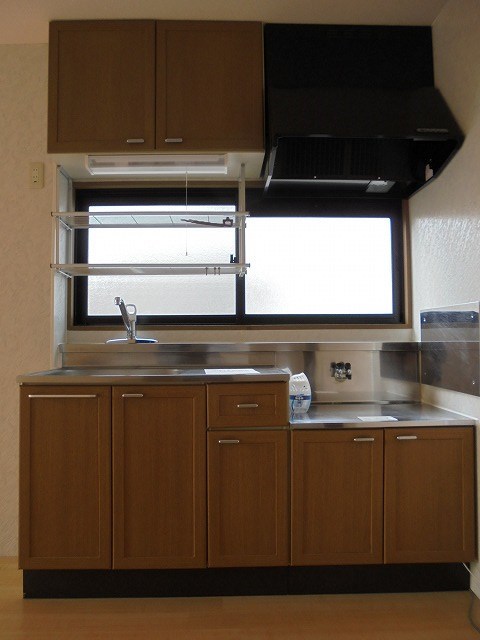 キッチン　画像は102号室です（参考）