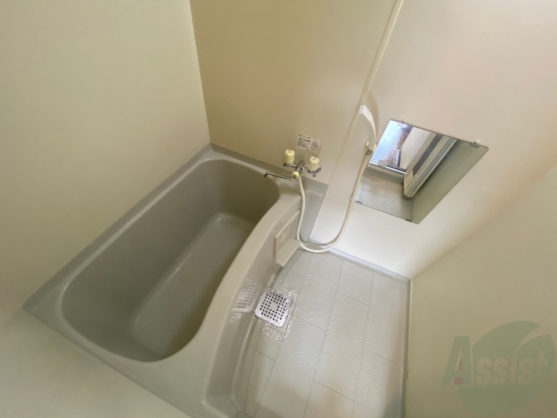 バス・シャワールーム　お風呂です！一日の疲れを癒してくださいね！