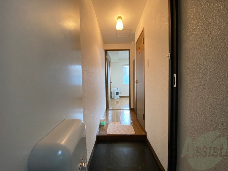 玄関　玄関の様子です。明るい印象ですね。気分もあがりそう。