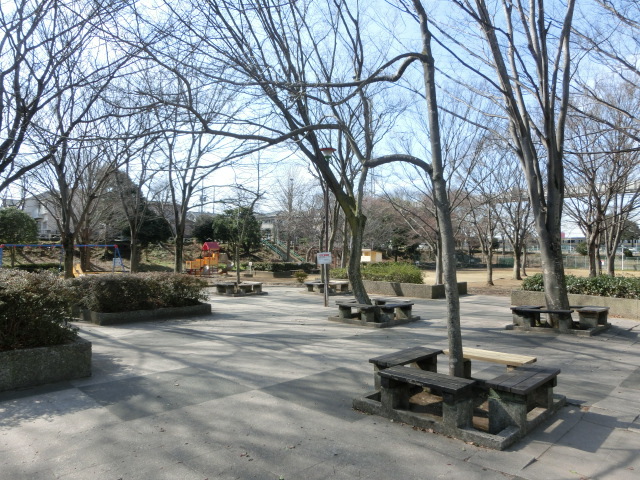 公園　美しの森公園（公園）まで200m