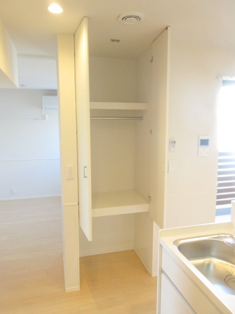 その他　★収納下にペットスペースあり★