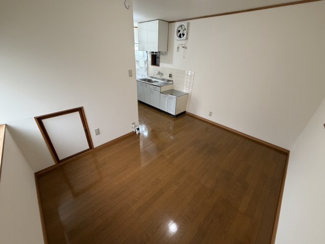 居室・リビング　こちらのリビングで趣味の時間をお楽しみください