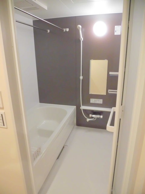 バス・シャワールーム　広めの浴槽