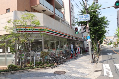 コンビニ　セブンイレブン梅田スカイビル店（コンビニ）まで456m