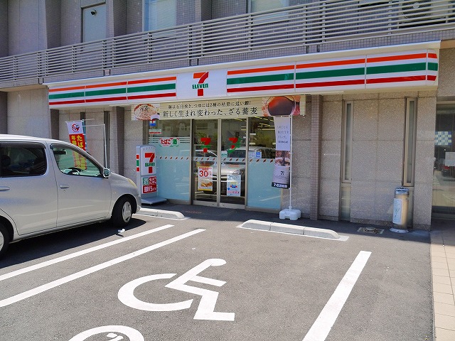 コンビニ　セブンイレブン 奈良芝辻町店（コンビニ）まで209m