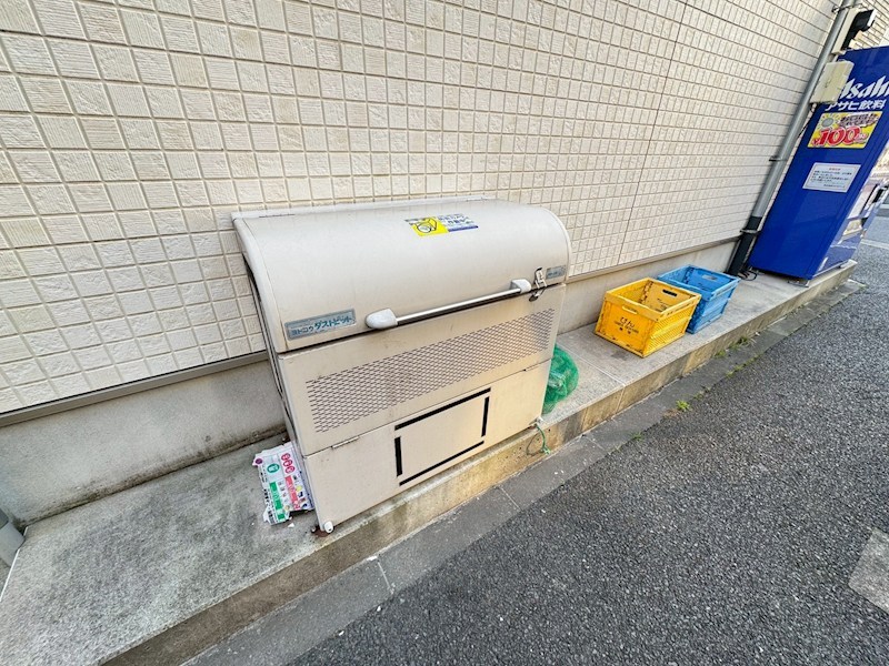 その他　敷地内ゴミ捨て場あり