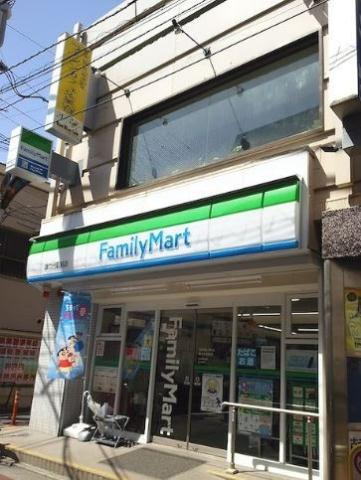コンビニ　ファミリーマート旗の台駅前店（コンビニ）まで98m