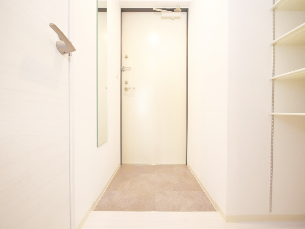 玄関　明るい玄関でお出迎え♪