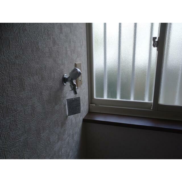 その他設備　室洗濯機置場になります。