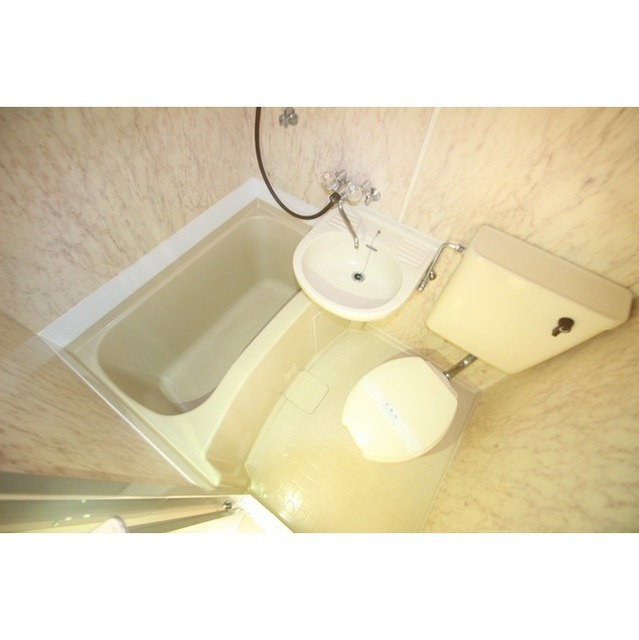 バス・シャワールーム　バス・トイレ・洗面台