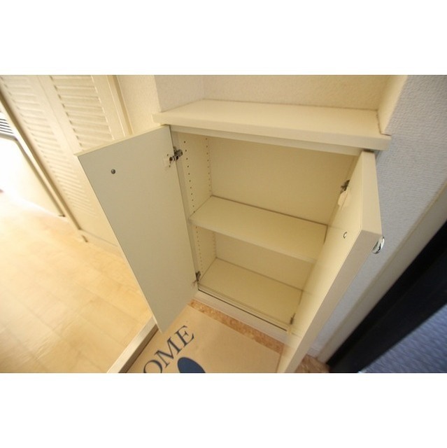 玄関　シューズボックス