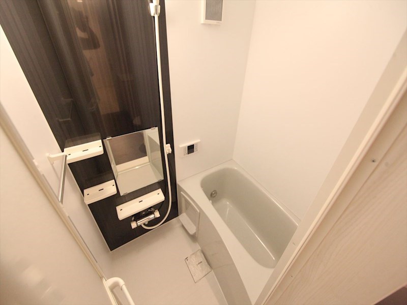 バス・シャワールーム　追い焚き・オートバス機能付お風呂　同仕様写真