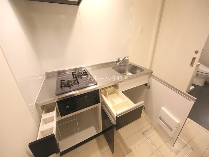 キッチン　システムキッチン（ガス2口コンロ付）