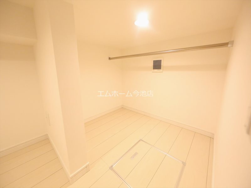 収納　ウォークインクロゼット（収納充実してます）