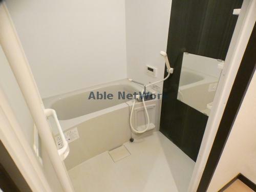 バス・シャワールーム　３０３