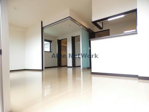 居室・リビング　３０３