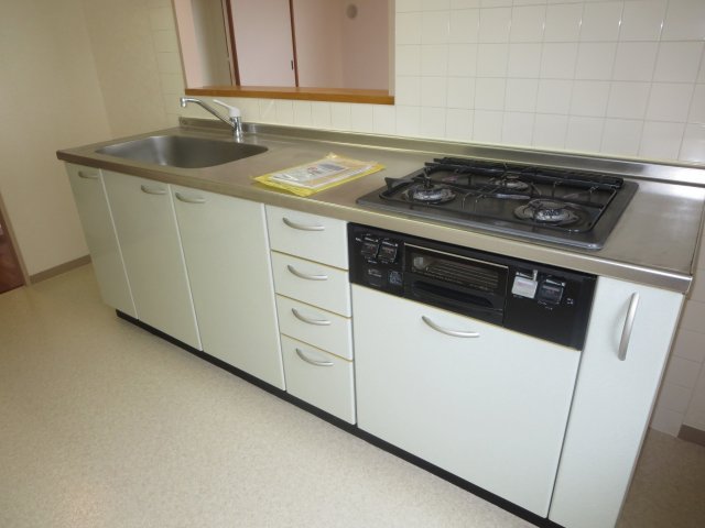 キッチン　写真は902号室、参考写真になります