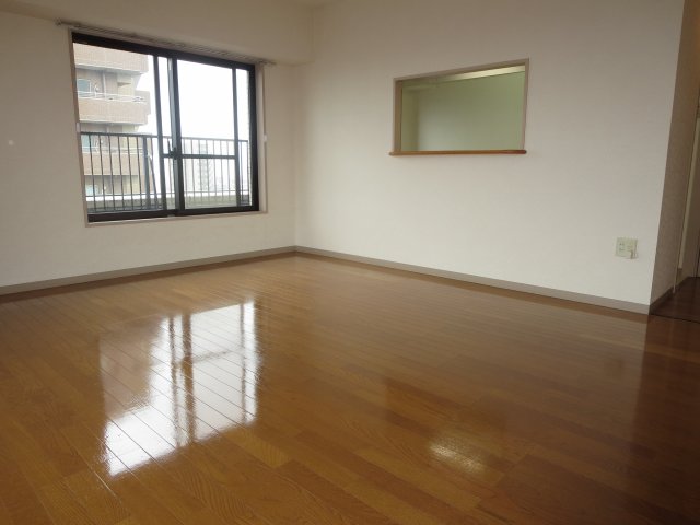 居室・リビング　写真は902号室、参考写真になります