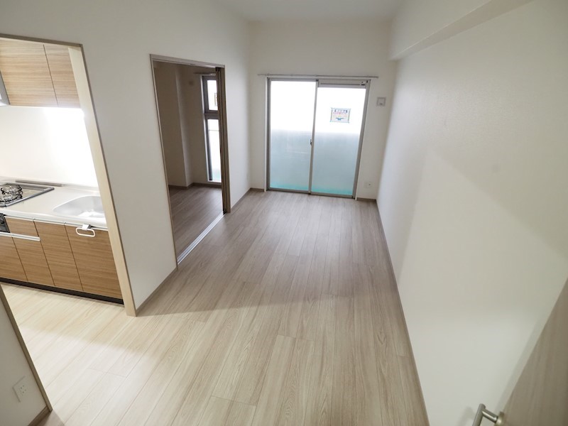 居室・リビング　陽当たり良好の広々リビング