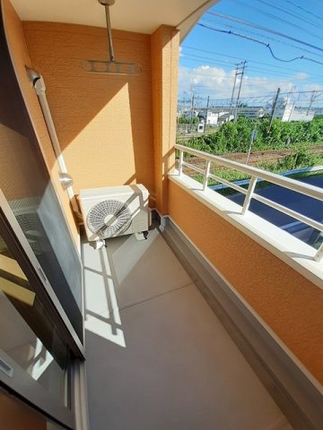 バルコニー　お洗濯にも便利なバルコニー付き