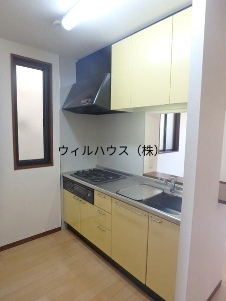 キッチン　３口ガスコンロのシステムキッチン！