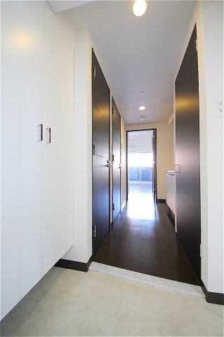 玄関　レジュールアッシュ梅田WESTGATE