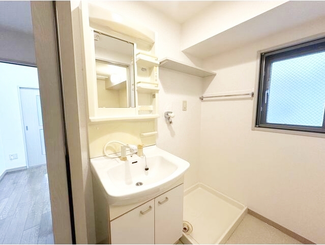 洗面設備　身支度に欠かせない独立洗面台♪