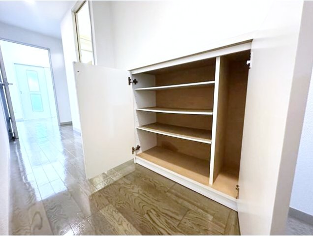 玄関　便利なカウンター型シューズボックス♪