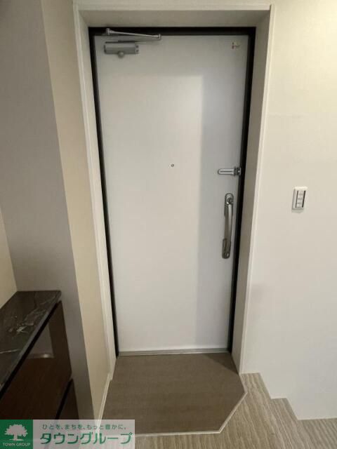 玄関　お部屋探しは株式会社　タウンハウジング　までお気軽にお問合…