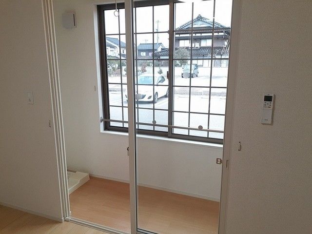 バルコニー　こちらサンルームになります