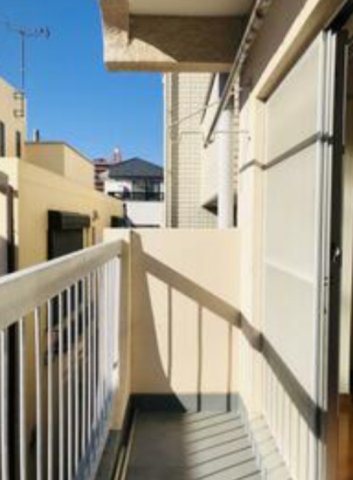 バルコニー　別部屋参考写真になります