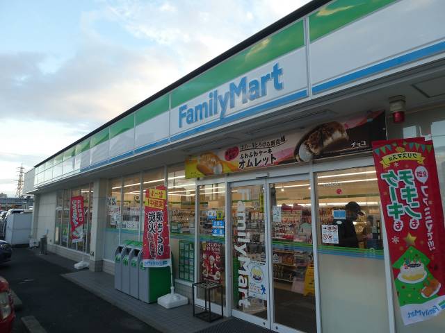 コンビニ　ファミリーマート（コンビニ）まで357m