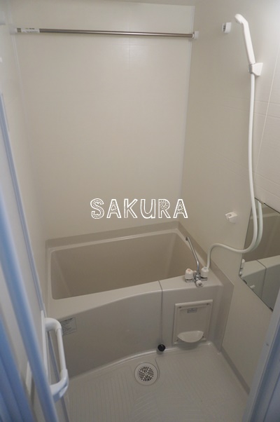 バス・シャワールーム　雨の日でも安心の浴室乾燥機付きです♪