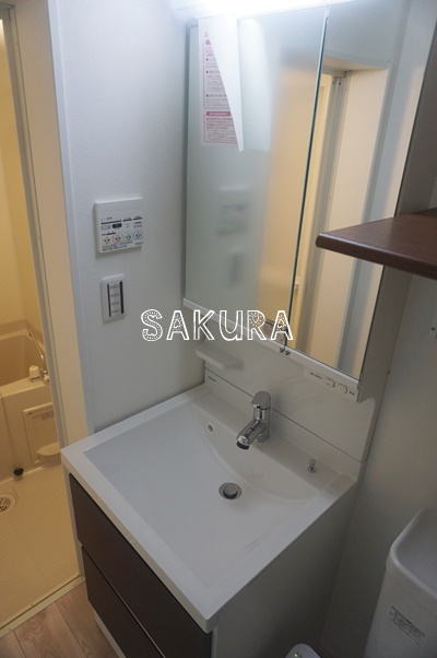 洗面設備　身支度に欠かせない独立洗面台♪