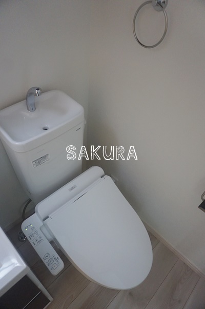 トイレ　嬉しい温水洗浄便座♪