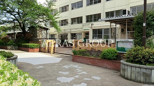 小学校　中野区立塔山小学校（小学校）まで649m