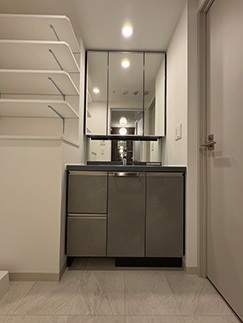 洗面設備　身支度に欠かせない独立洗面台♪