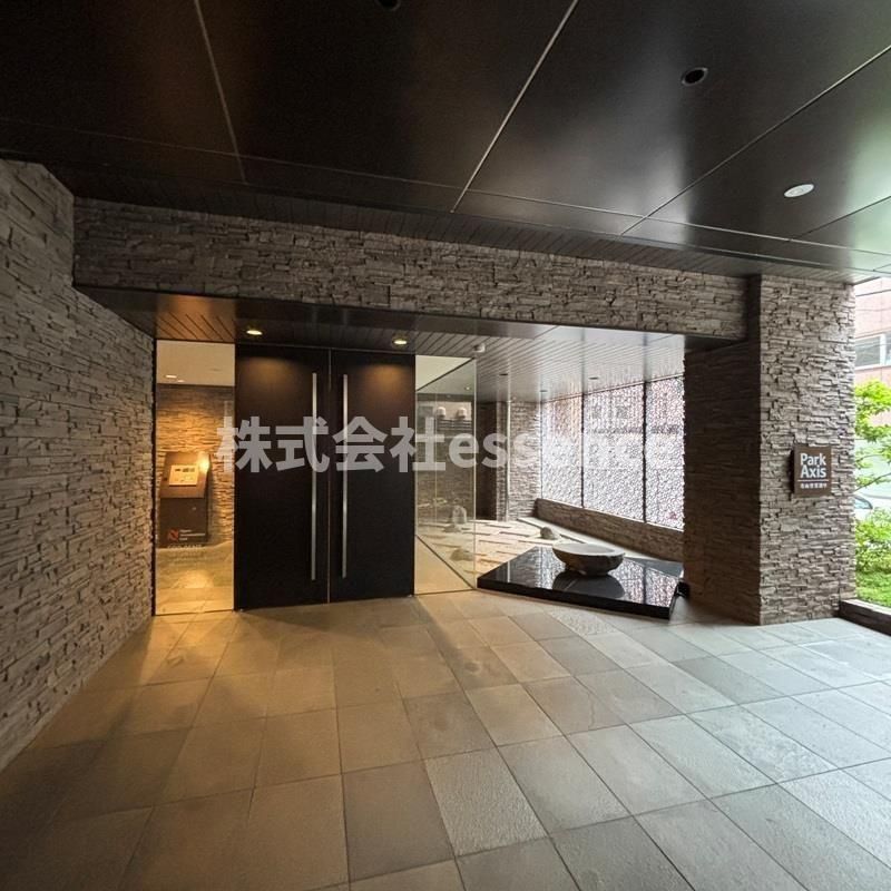 エントランス　弊社ではオンライン対応・現地対応可能です♪