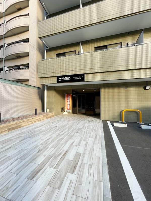 エントランス　開放的なエントランス