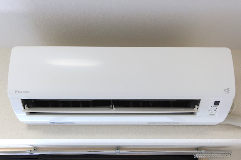 その他設備　エアコン標準装備(メーカー・機種は異なります)