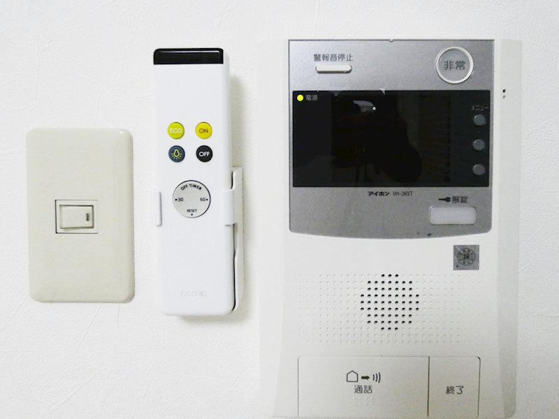 セキュリティ　モニター付きインターホン
