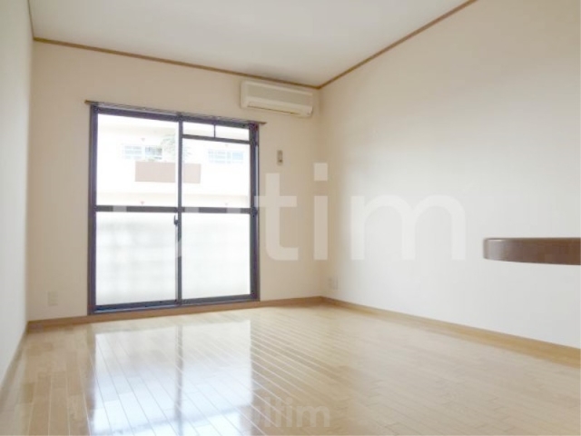 居室・リビング　室内