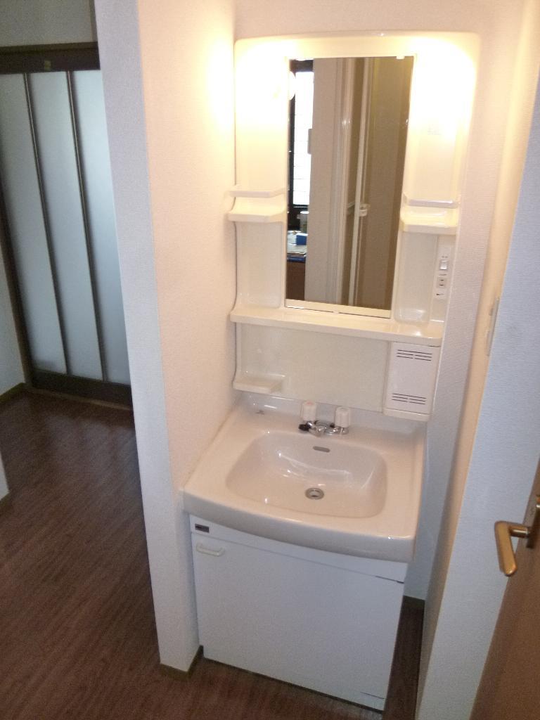 洗面設備　独立洗面台あり！