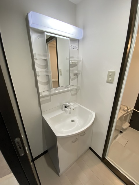 洗面設備　忙しい朝に嬉しい洗面台ですね。