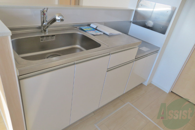 キッチン　こちらのキッチンには、お好きなコンロが設置出来ます。