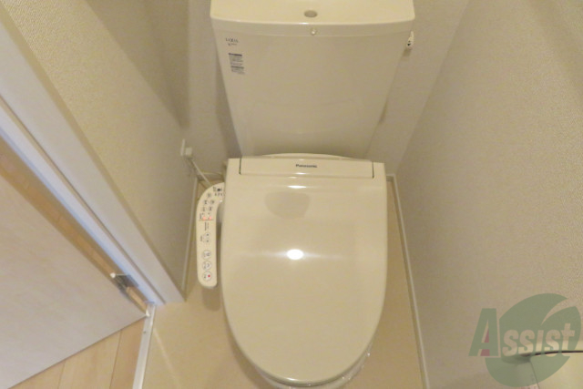 トイレ　ウォシュレット付きのトイレは使いやすいですね。