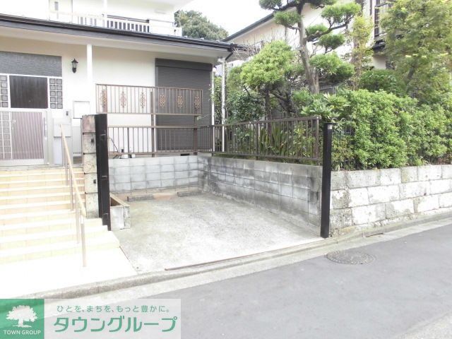 駐車場　タウンハウジング仙川店まで♪