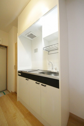 キッチン　※同タイプの別の部屋の写真です。